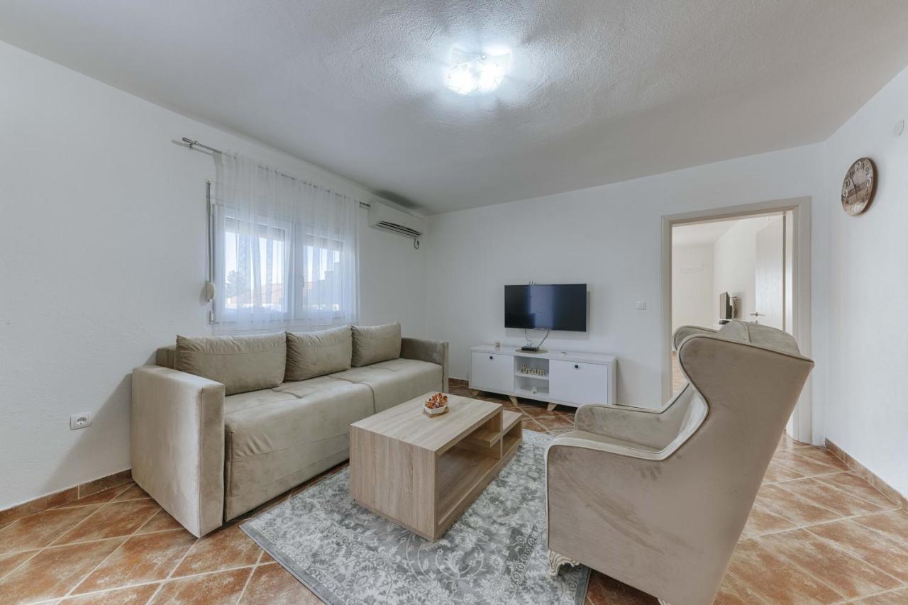 Vittoria Appartement *